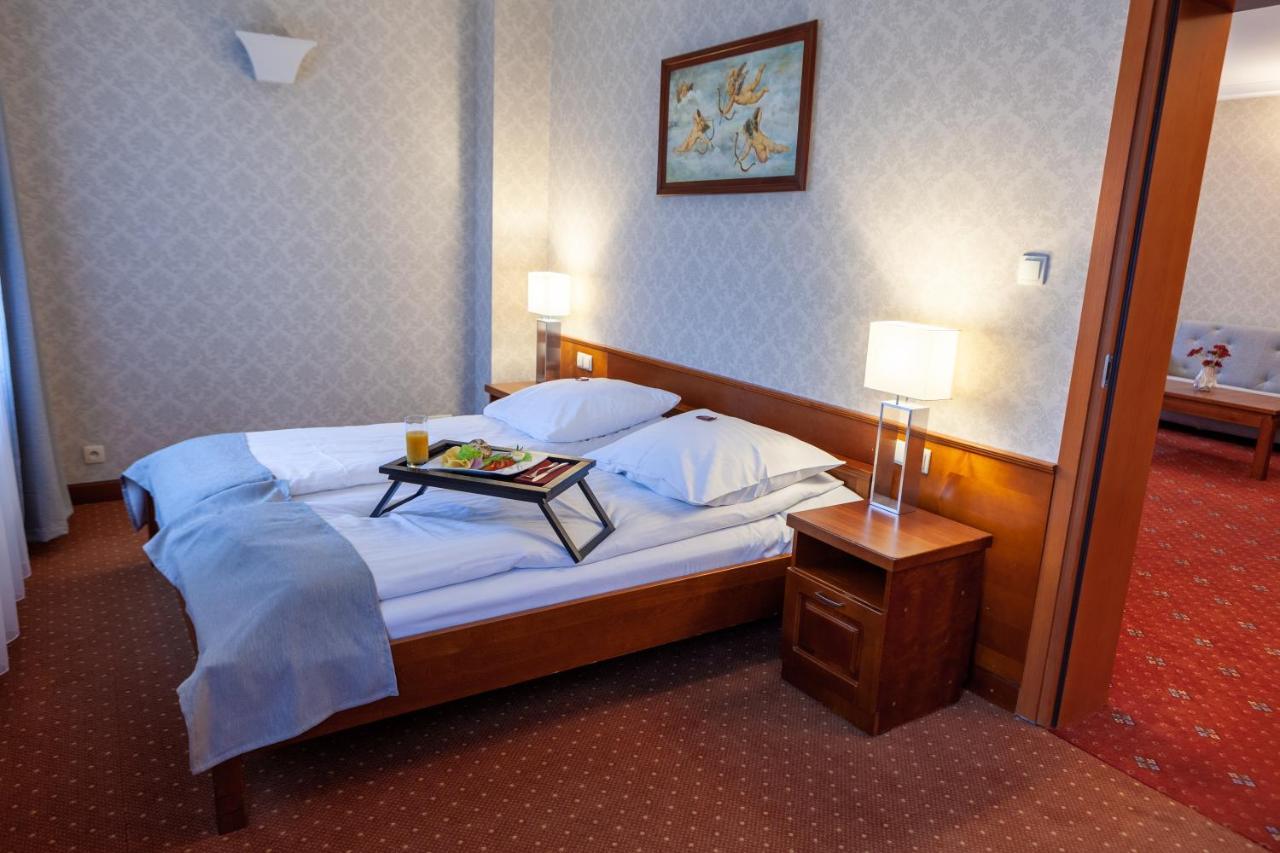 Eurohotel Swarzędz Buitenkant foto