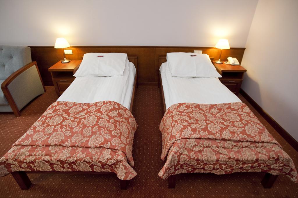 Eurohotel Swarzędz Buitenkant foto
