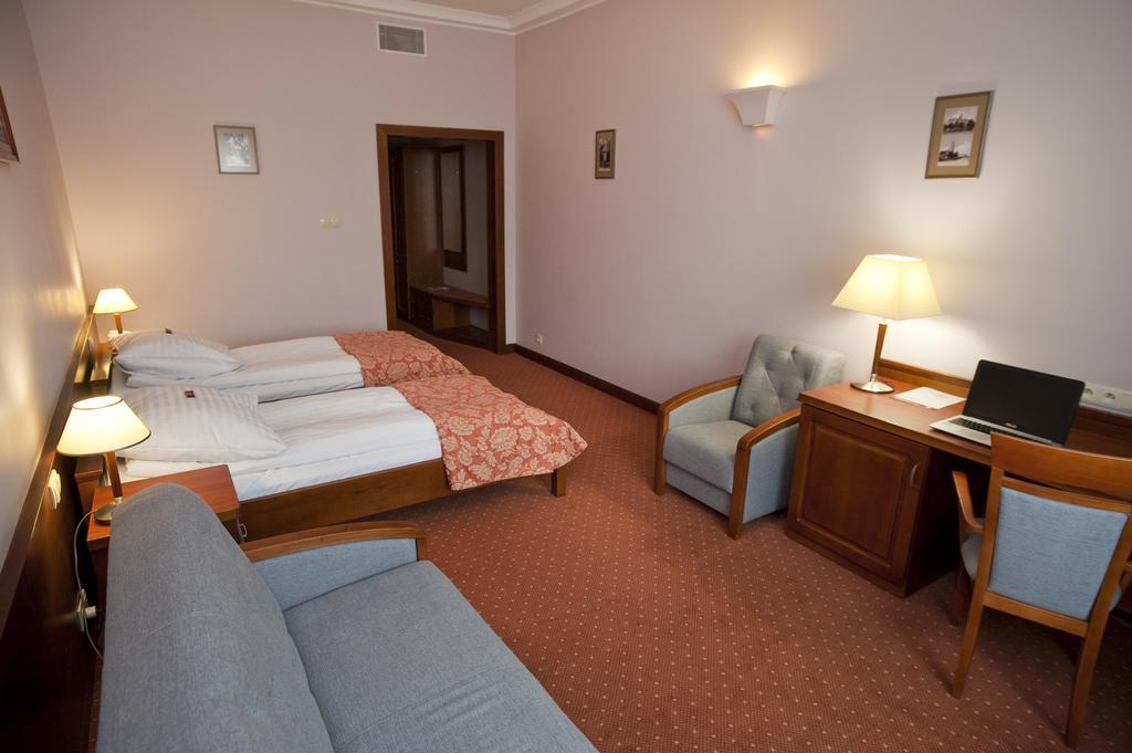Eurohotel Swarzędz Buitenkant foto