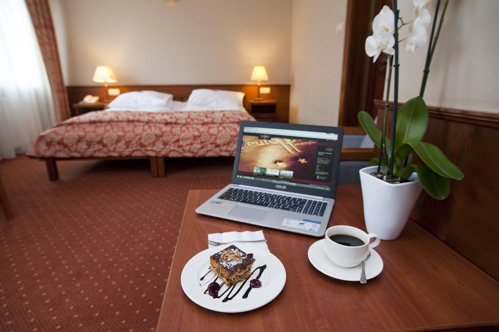 Eurohotel Swarzędz Buitenkant foto