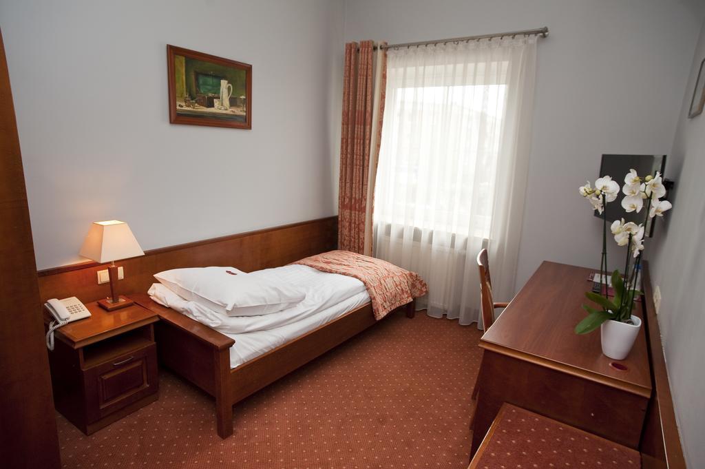 Eurohotel Swarzędz Buitenkant foto