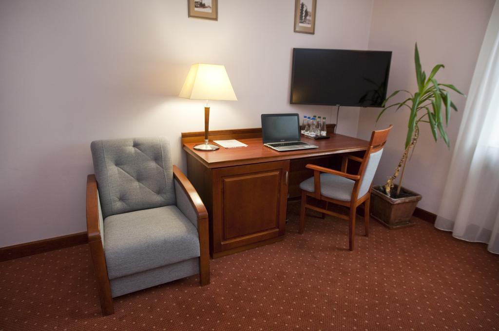 Eurohotel Swarzędz Buitenkant foto